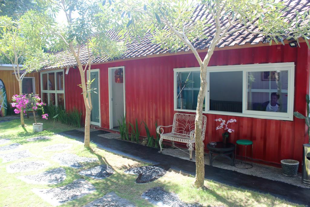 Kubu Container Hotel Uluwatu  Exterior photo